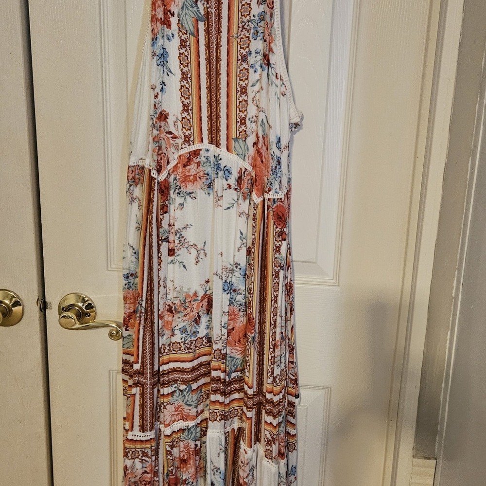 Dress - Picture 4 of 4